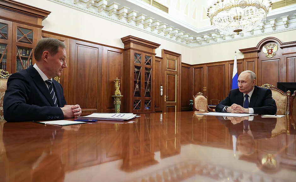 Путин Кремльте Раҫҫей федераллӑ казначействин пуҫлӑхне йышӑннӑ