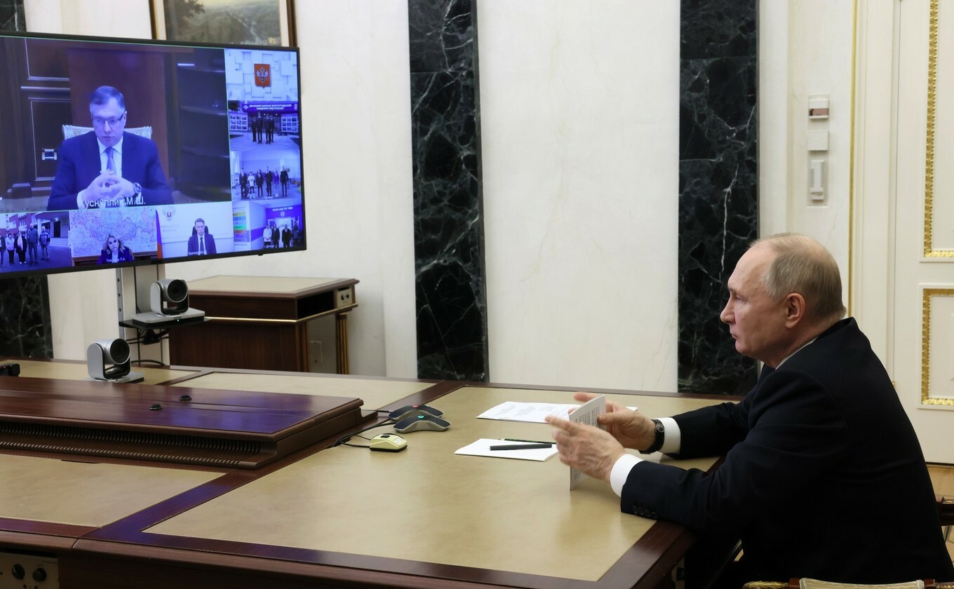 Путин Донбаса юсаса ҫӗнетме укҫа-тенке эффективлă уйӑрма чӗнсе каланă