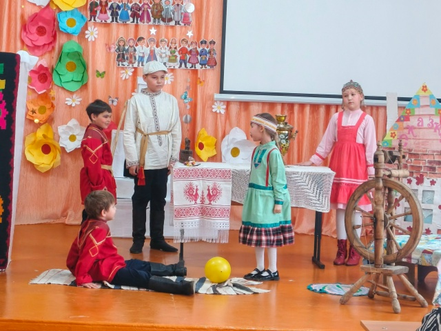 Пишпÿлекре ачасен театр коллективӗсен муниципалитет конкурсӗ иртнӗ