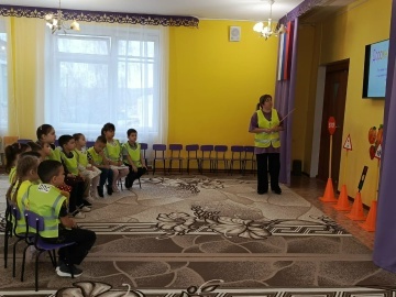 Çул-йӗре тӗпчекен кружокра «Ҫул азбуки» темӑпа пӗлӳ занятийӗ иртнӗ