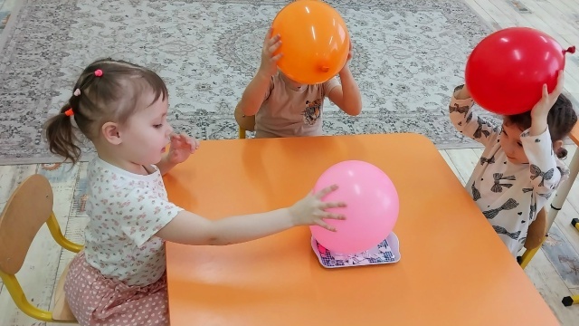 Ача садĕнче Раҫҫей наукин илӗртӳллӗ кунӗ иртнӗ