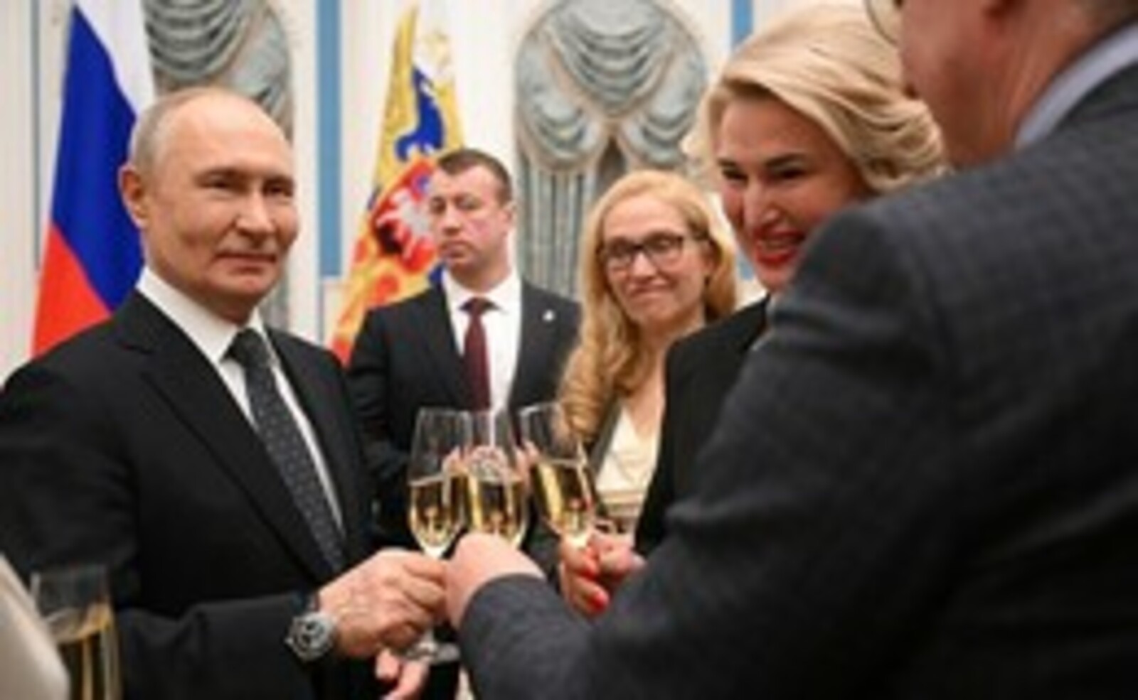Путин культура ӗҫченӗсен ӗҫне пӗтӗм ҫӗршывшӑн хавхалану ҫӑлкуҫӗ тенӗ