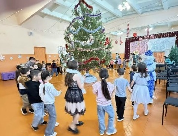 Ача сачĕн  воспитанникĕсем Çӗнӗ ҫулхи спектакльте пулнă