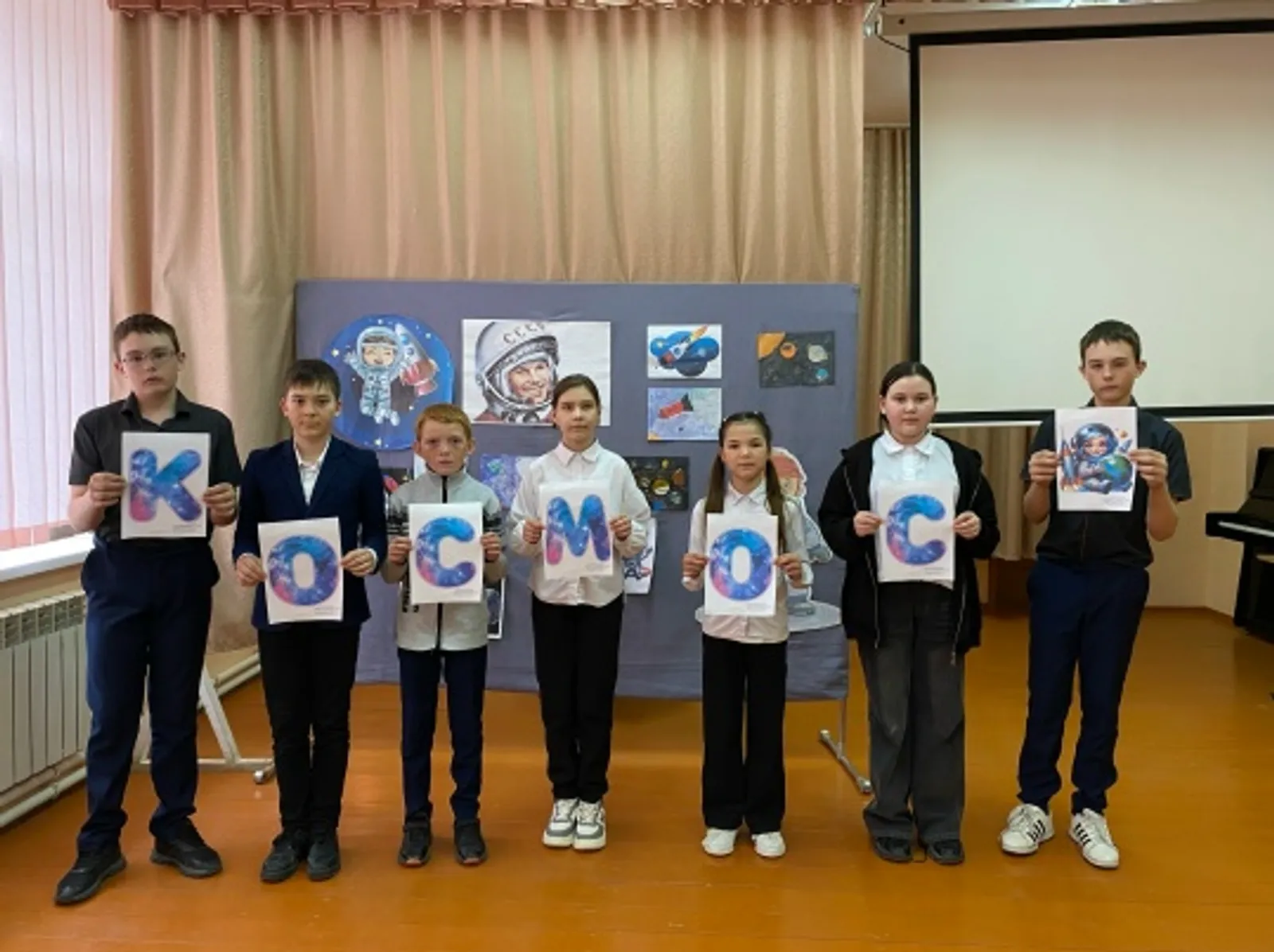 Хушăлкари шкулта космонавтика эрни иртнӗ