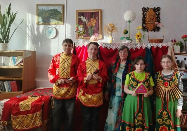 Вырӑс культурин фольклор ҫӑлкуҫӗсем