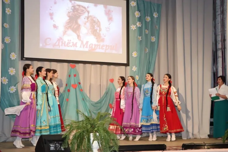 Ситекпуçĕнчи Культура çуртĕнче Анне кунне халалланӑ уяв концерчӗ иртнĕ