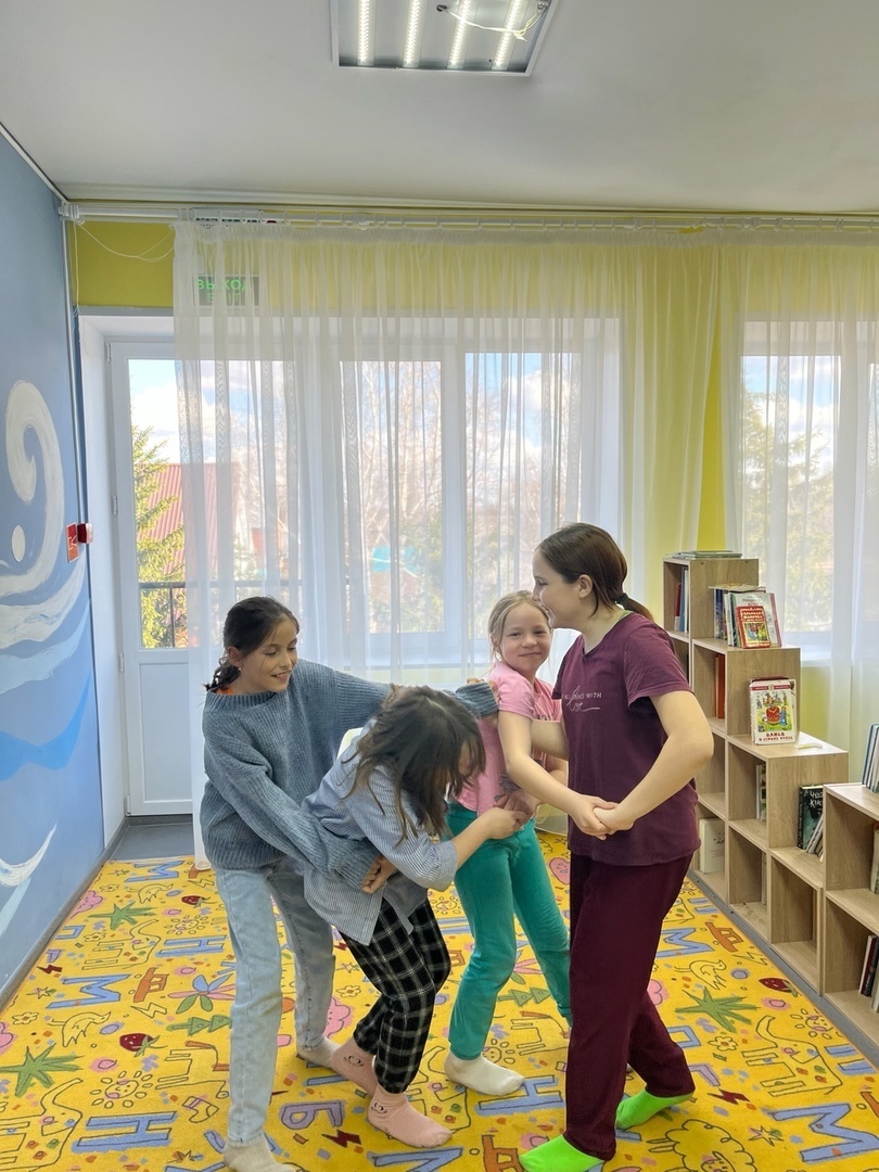 Ситекпуçĕнчи библиотекӑра халӑх вӑййисен программи пулнă