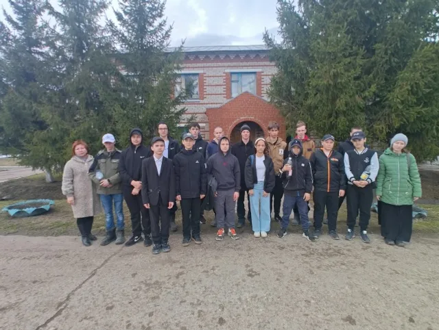 Шкул ачисем Пишпÿлек лимонадне тума вĕреннĕ