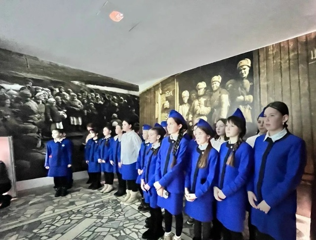 Шкул ачисем интереслĕ экскурсинче пулнă