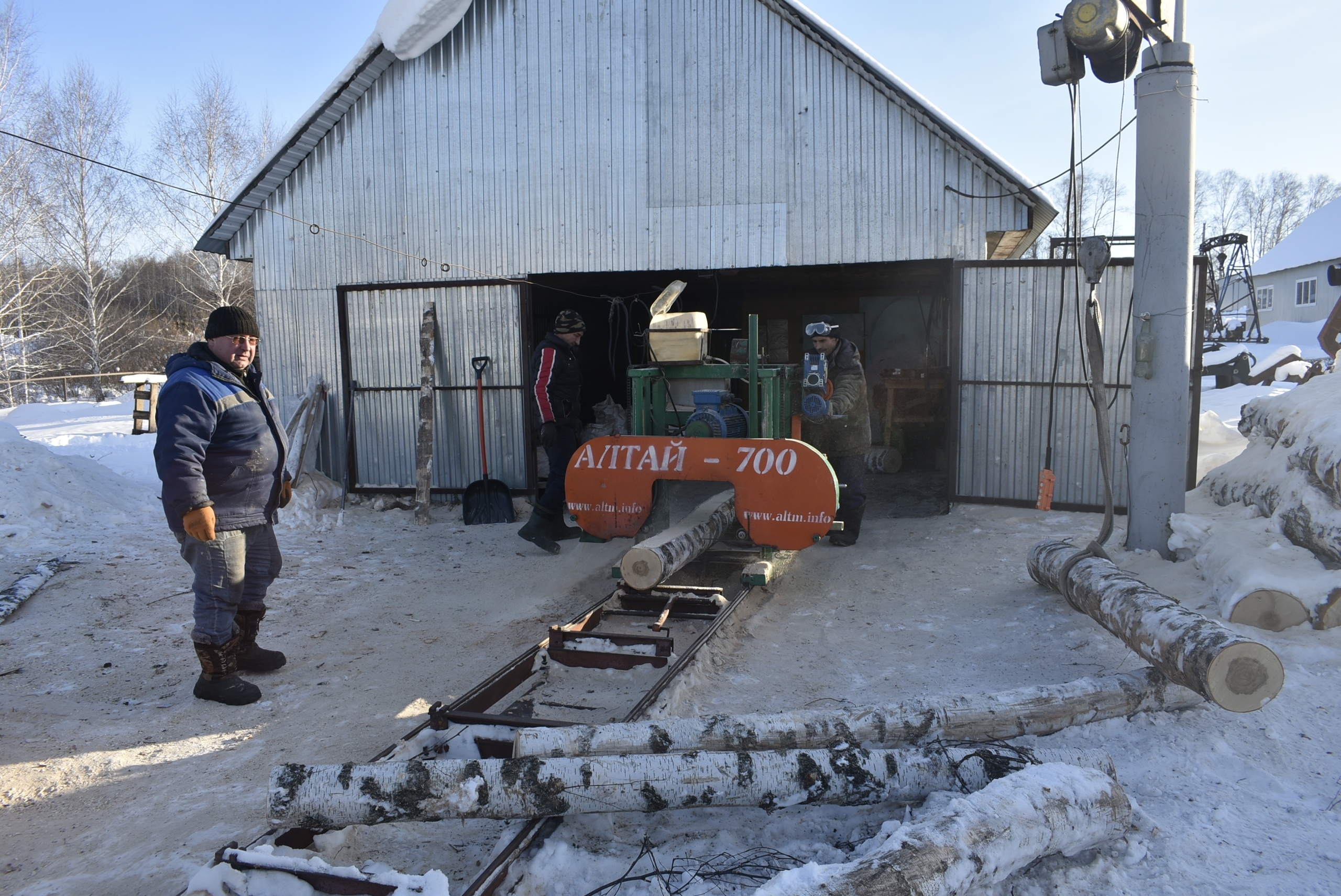 Туслӑ ушкӑнпа ӗҫлеҫҫӗ