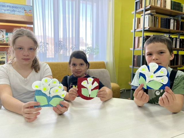 Ситекпуçĕнчи библиотекăра чаплӑ пултарулӑх  мастерскойӗ иртнӗ