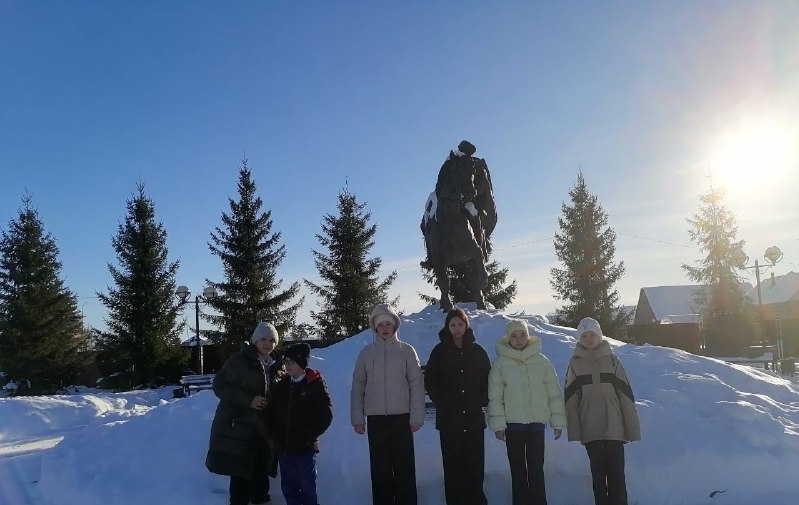 Шкул ачисем интереслĕ экскурсинче пулнă