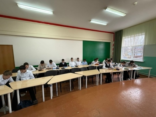 Пишпӳлекри ача-пӑча библиотеки литература программи ирттернӗ