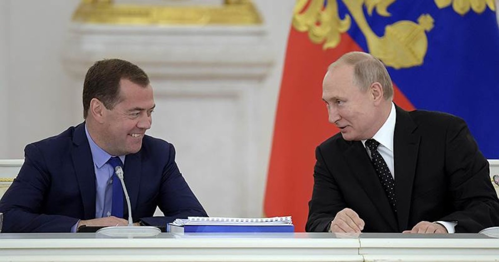 Путин Медведева ҫӗнӗ должнăҫа лартнӑ