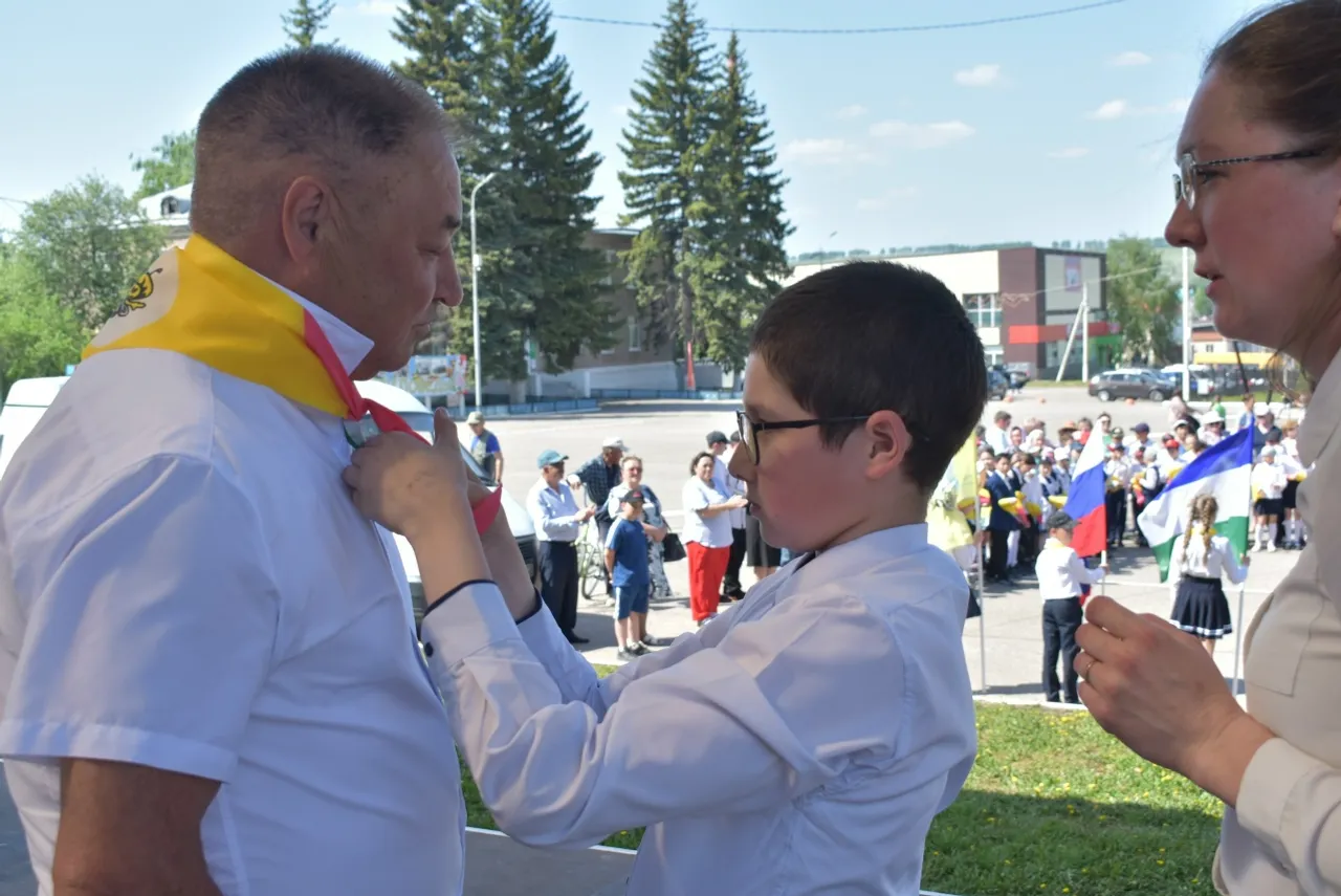 Пишпÿлекре Пионери кунне паллă тунă