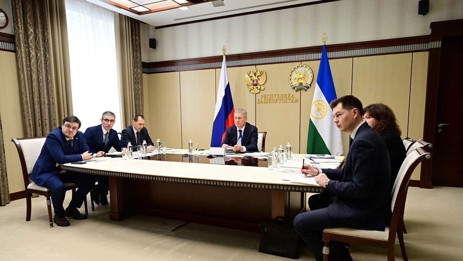 Радий Хабиров регион аталанӑвӗн комиссийӗн ларӑвне хутшӑннӑ