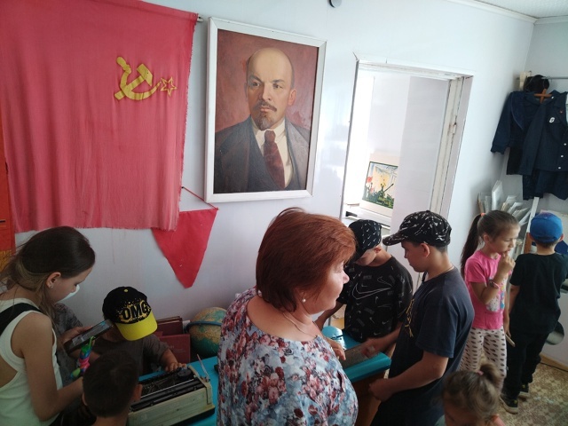 Ачасем ялти музейре пулнă