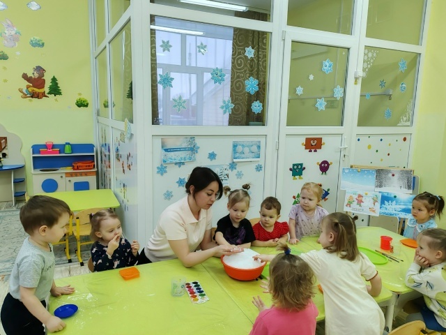 Ача садĕнче юр кунӗ иртнӗ