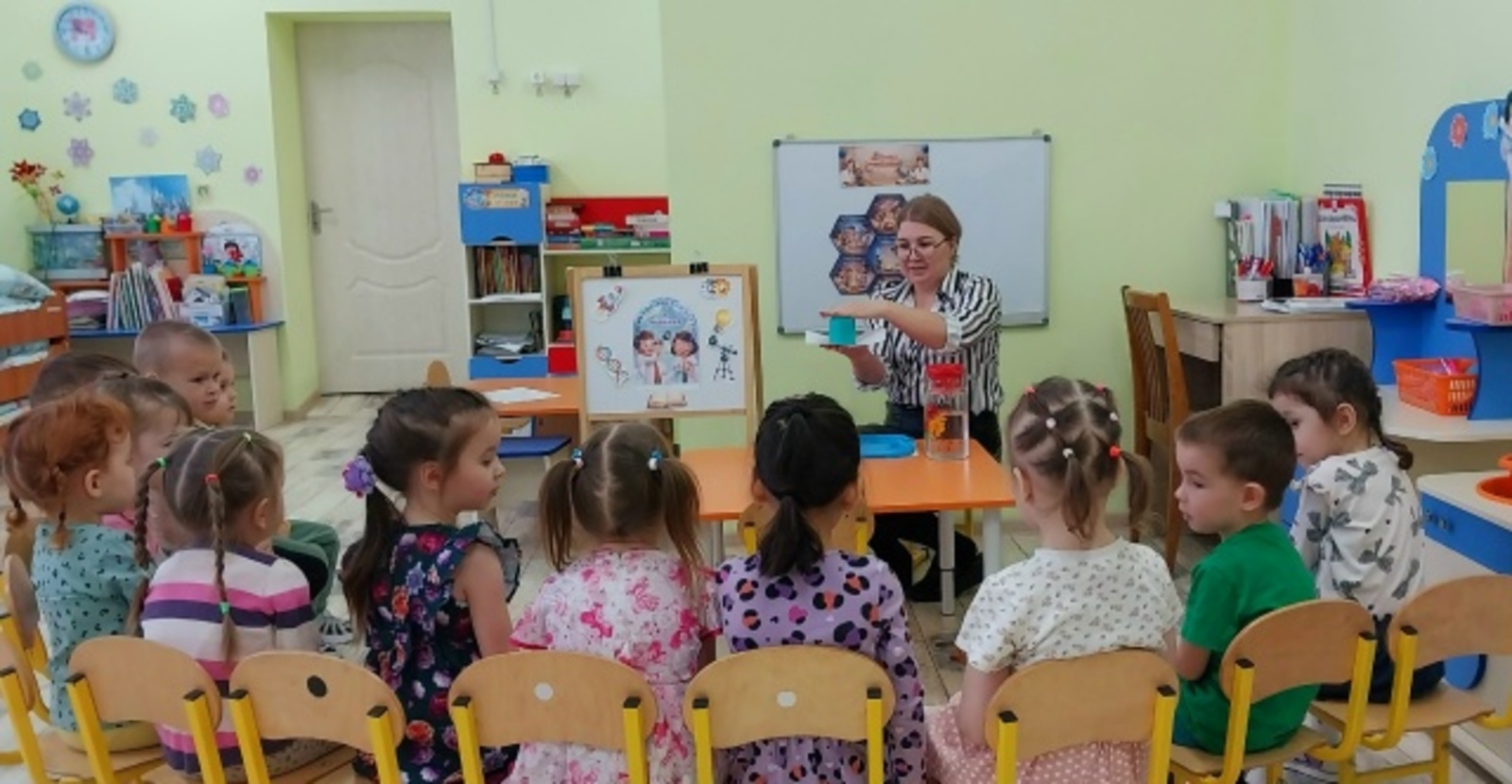 Ача садĕнче Раҫҫей наукин илӗртӳллӗ кунӗ иртнӗ