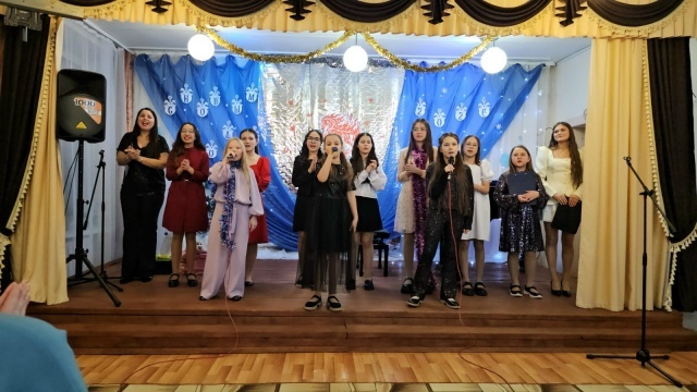 Ача-пӑча ÿнер шкулӗнче Çӗнӗ ҫул отчет концерчӗ иртнӗ