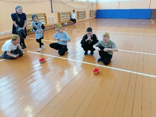 Демскинчи вăтам шкулта конкурспа вӑйӑ программи иртнĕ