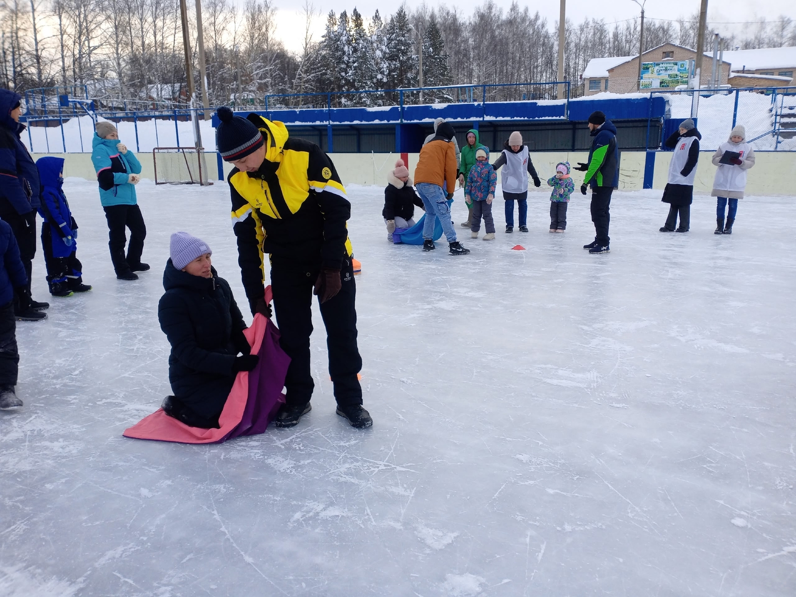 Кам ӑҫта, эпир вара Ҫӗнӗ çул ҫемье вӑййисене!