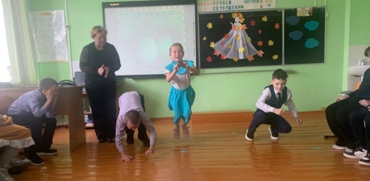 Михайловкăри вăтам шкулта пуҫламӑш классен эрни  вӗҫленнӗ