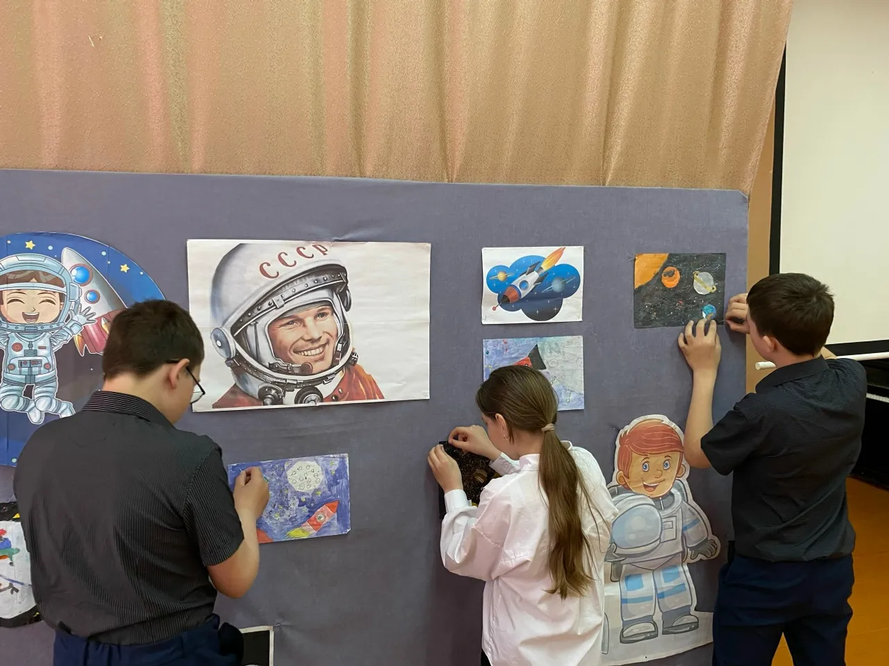 Хушăлкари шкулта космонавтика эрни иртнӗ