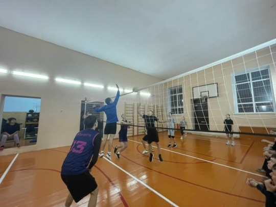 Хушăлкара волейболла выляссипе юлташла матч иртнĕ