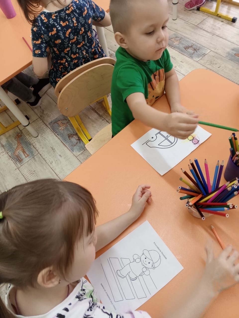 Кӗҫӗн ушкӑн воспитанникӗсем светофорăн тĕсĕсене аса илнĕ