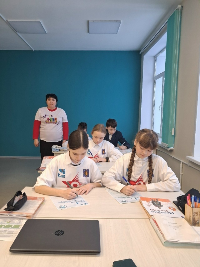 Шкул ачисем салтаксене валли çырусем çырнă