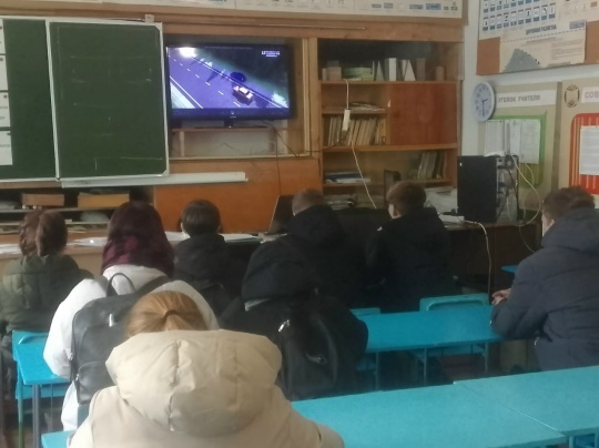 Хушăлкари вăтам шкулта тракторпа ҫӳреме опыт пухаҫҫӗ