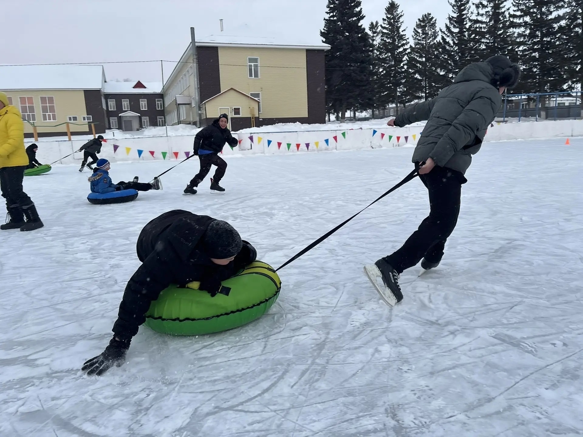 Демский ялӗнче пӑр юмахӗ: каток уҫӑлнӑ