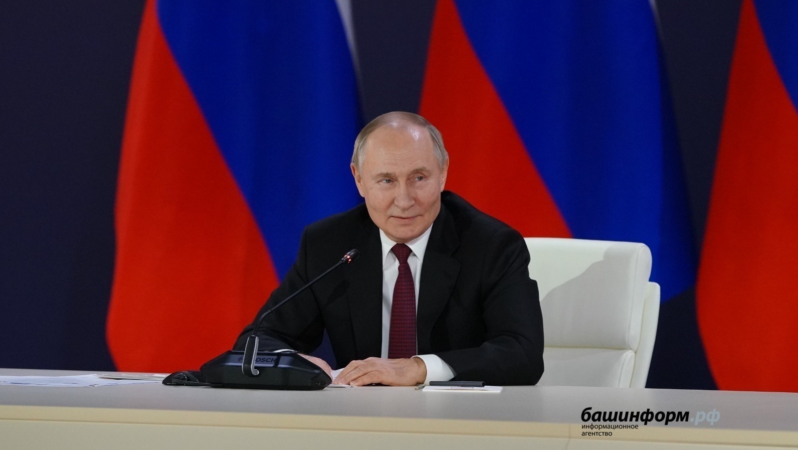 Путин вырӑс чӗлхине аталантарас тата пулӑшас ыйтусемпе хушусем панӑ