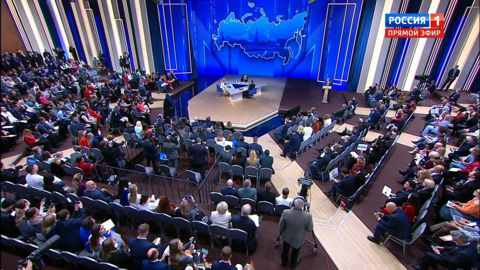 Владимир Путинӑн тӳрӗ линине 2,5 млн ытла ыйту килнӗ