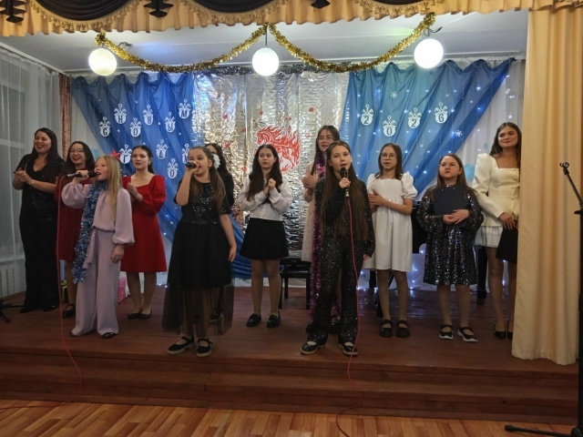 Ача-пӑча ÿнер шкулӗнче Çӗнӗ ҫул отчет концерчӗ иртнӗ