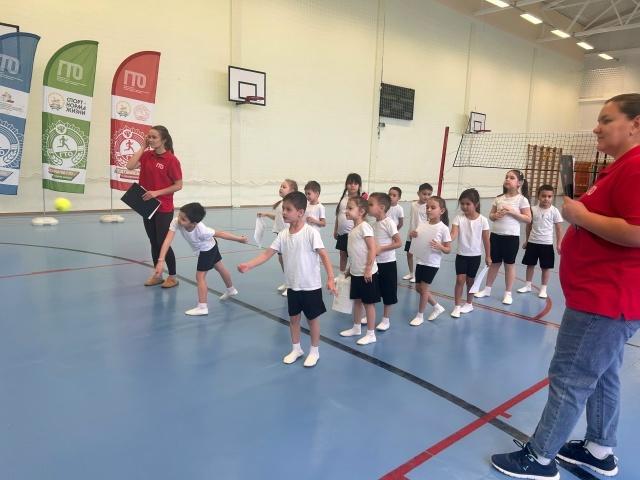 Пишпÿлекри «Улыбка» ача сачӗн воспитанникӗсем ГТО нормисене панă