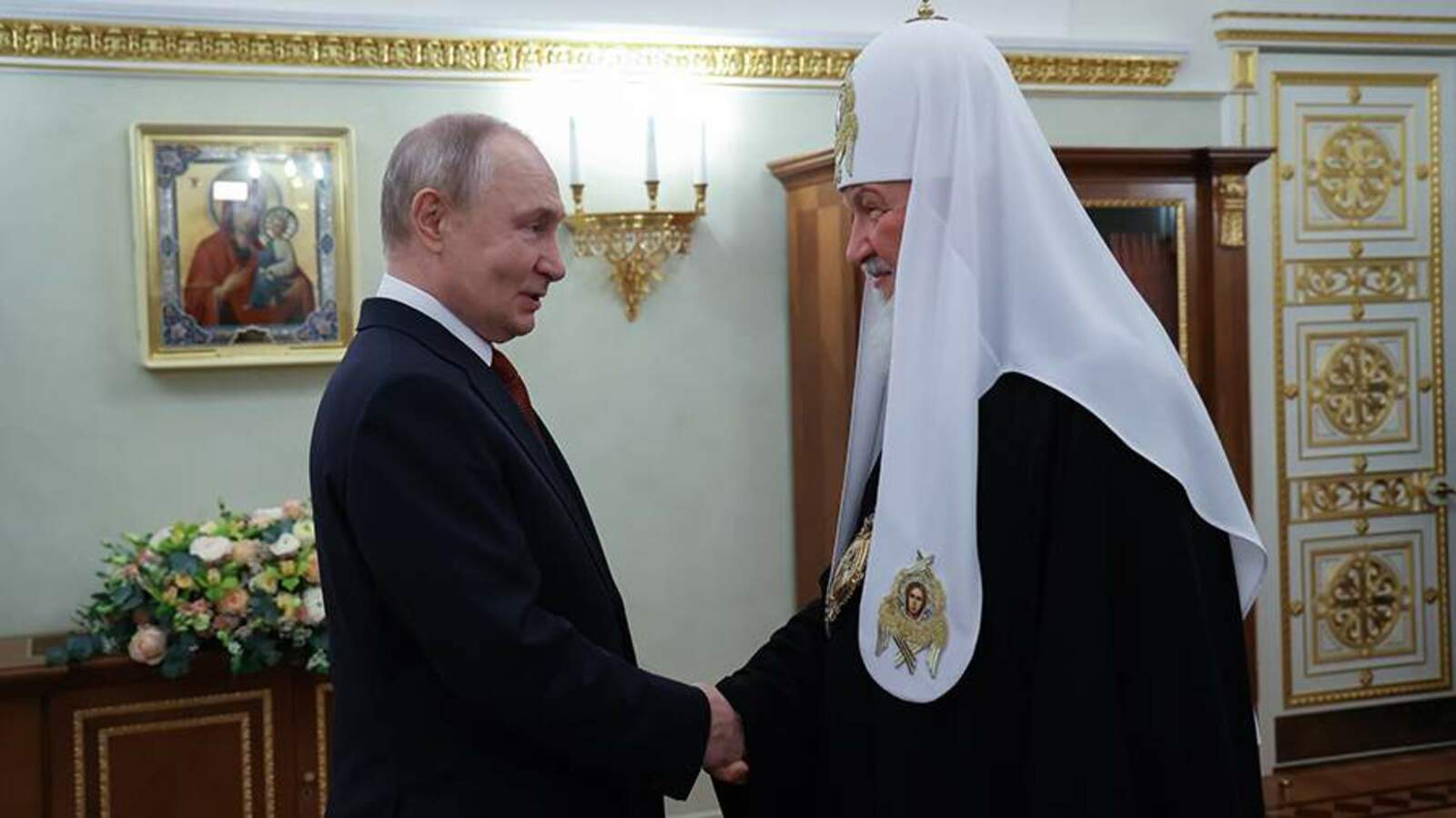 Путин Кирилл патриарха епископ службине пуҫланӑранпа 50 ҫул ҫитнӗ ятпа саламланӑ