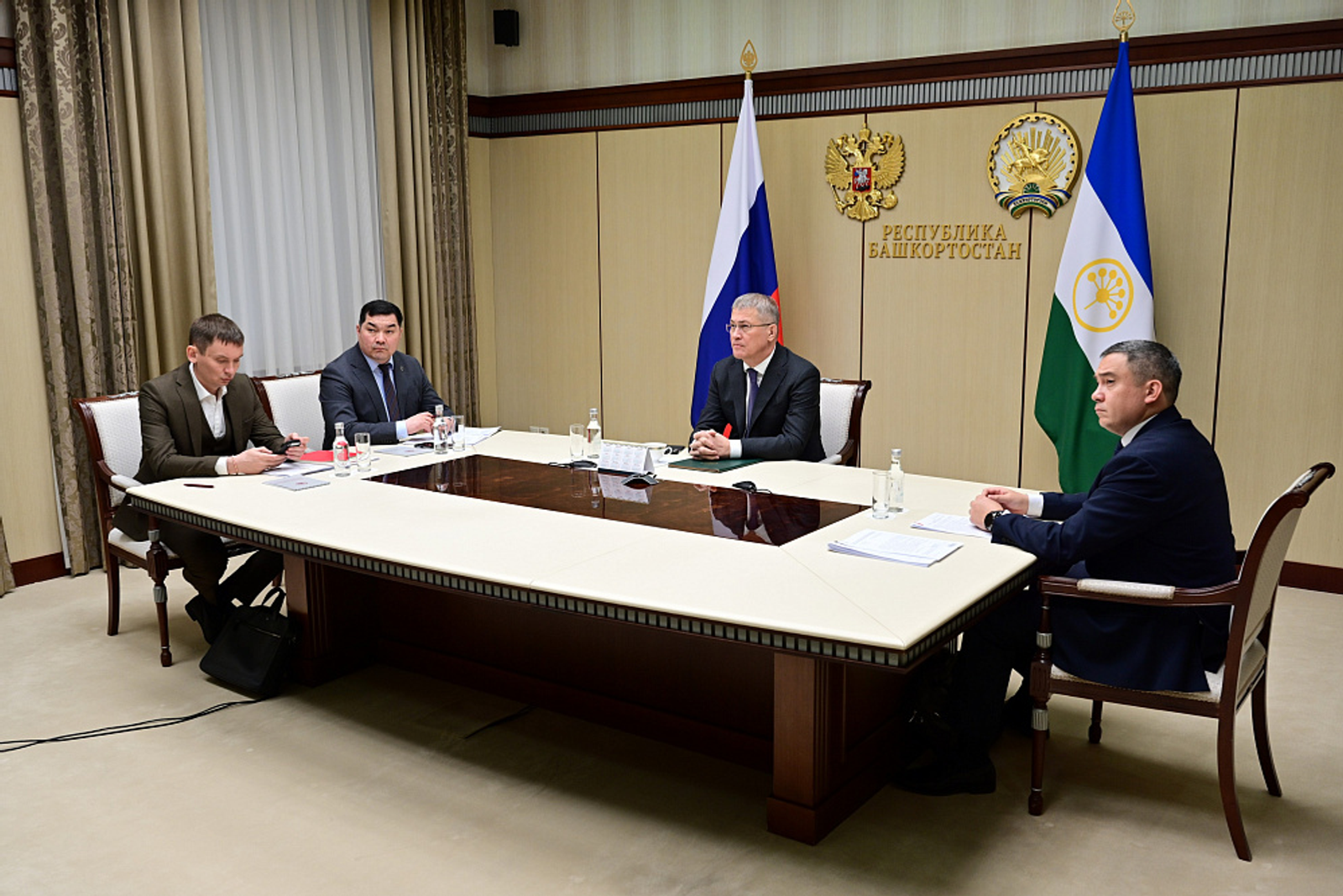 Радий Хабиров правительство канашлӑвне хутшӑннӑ