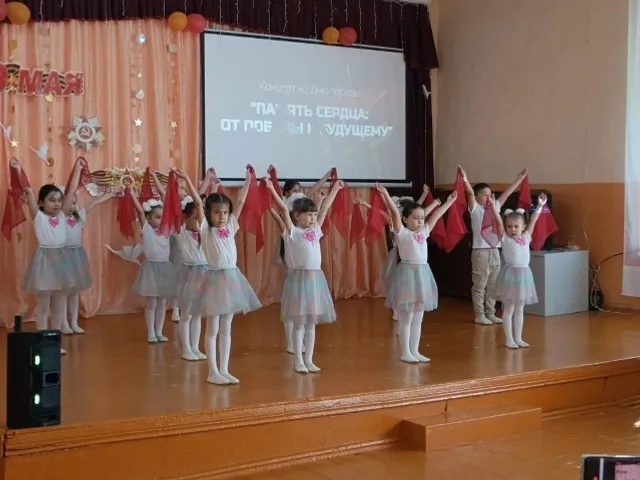 Ача-пӑча пултарулӑх центрӗнче Çĕнтерÿ кунĕн концерчĕ иртнӗ