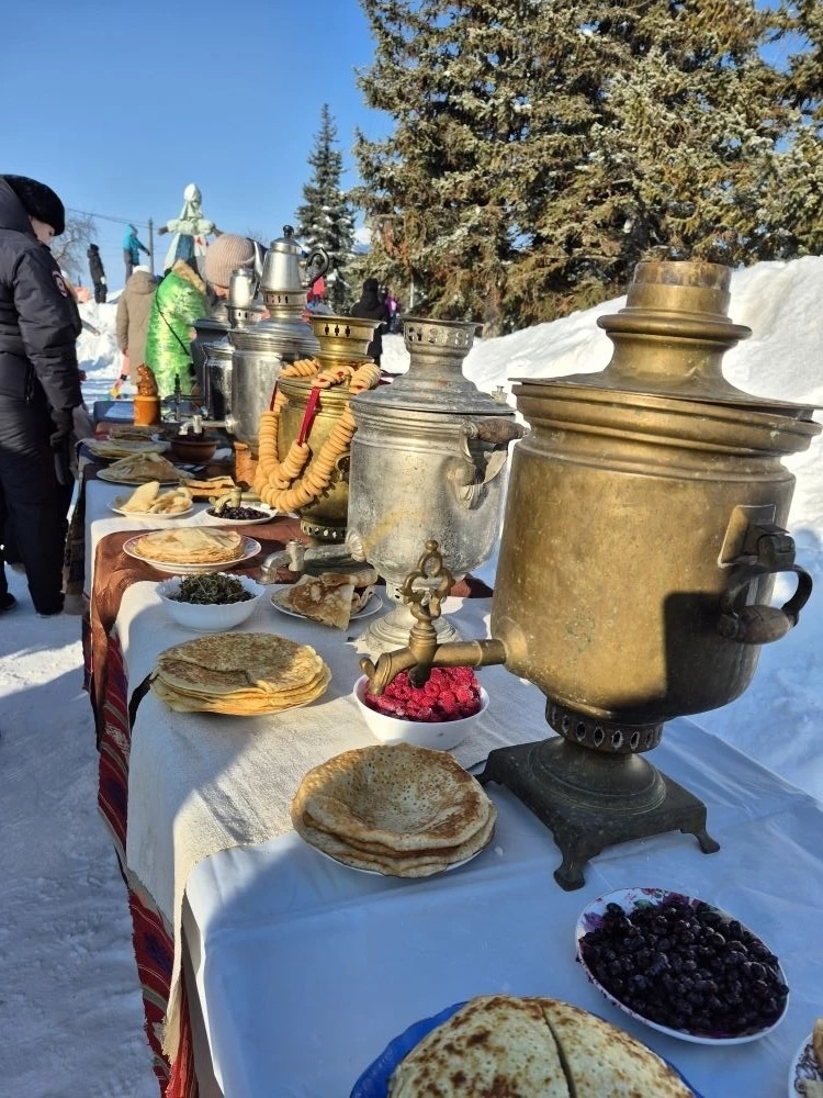 Пишпӳлекри тӗп площадьре Ҫӑварние уявланă