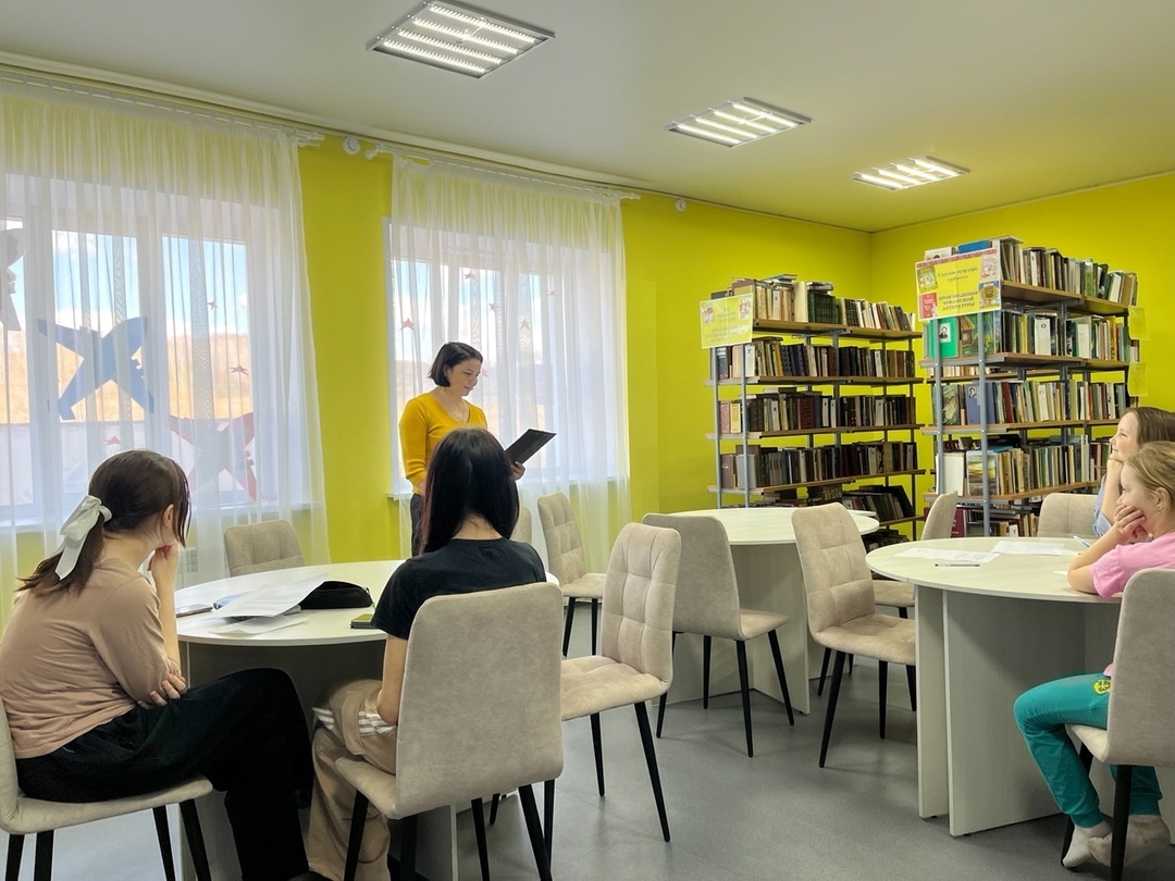 Ситекпуçĕнчи библиотекӑра халӑх вӑййисен программи пулнă