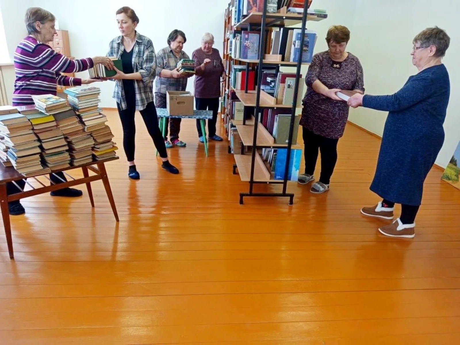 Емаш библиотекинче нацпроектпа ҫӗнетес умӗн ӗҫ вӗресе тӑрать