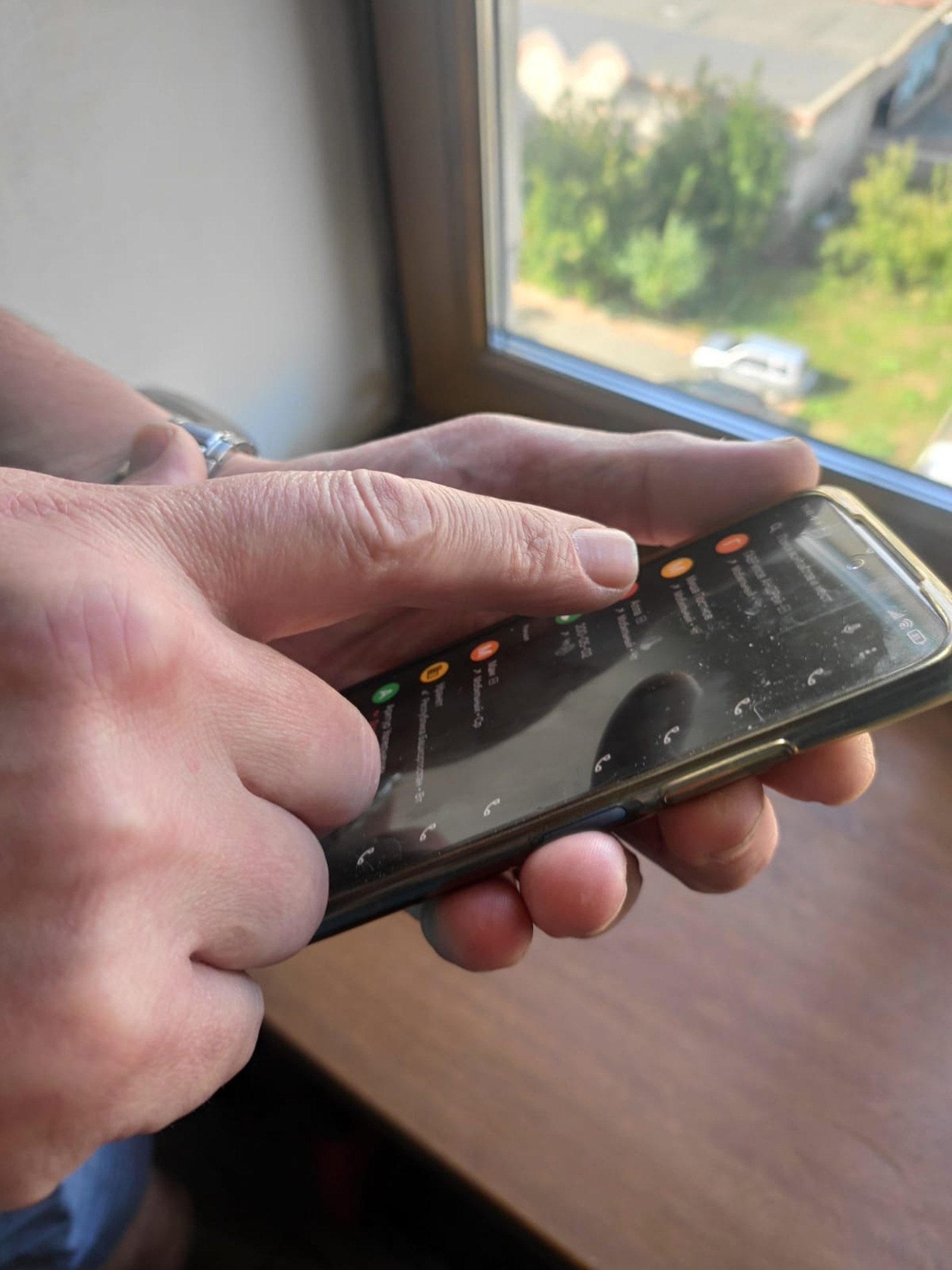 Иностранные граждане должны до 1 июля переоформить SIM-карты