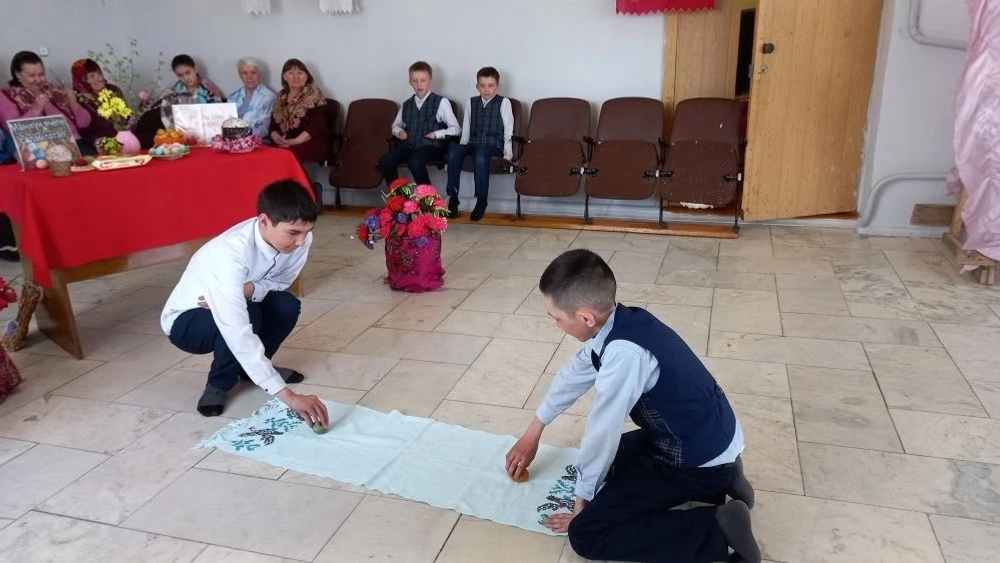 Çирĕклĕ клубĕнче «Мӑнкун — ҫемьери ҫутӑ уяв» пӗлӳпе вӑйӑ программи иртнӗ