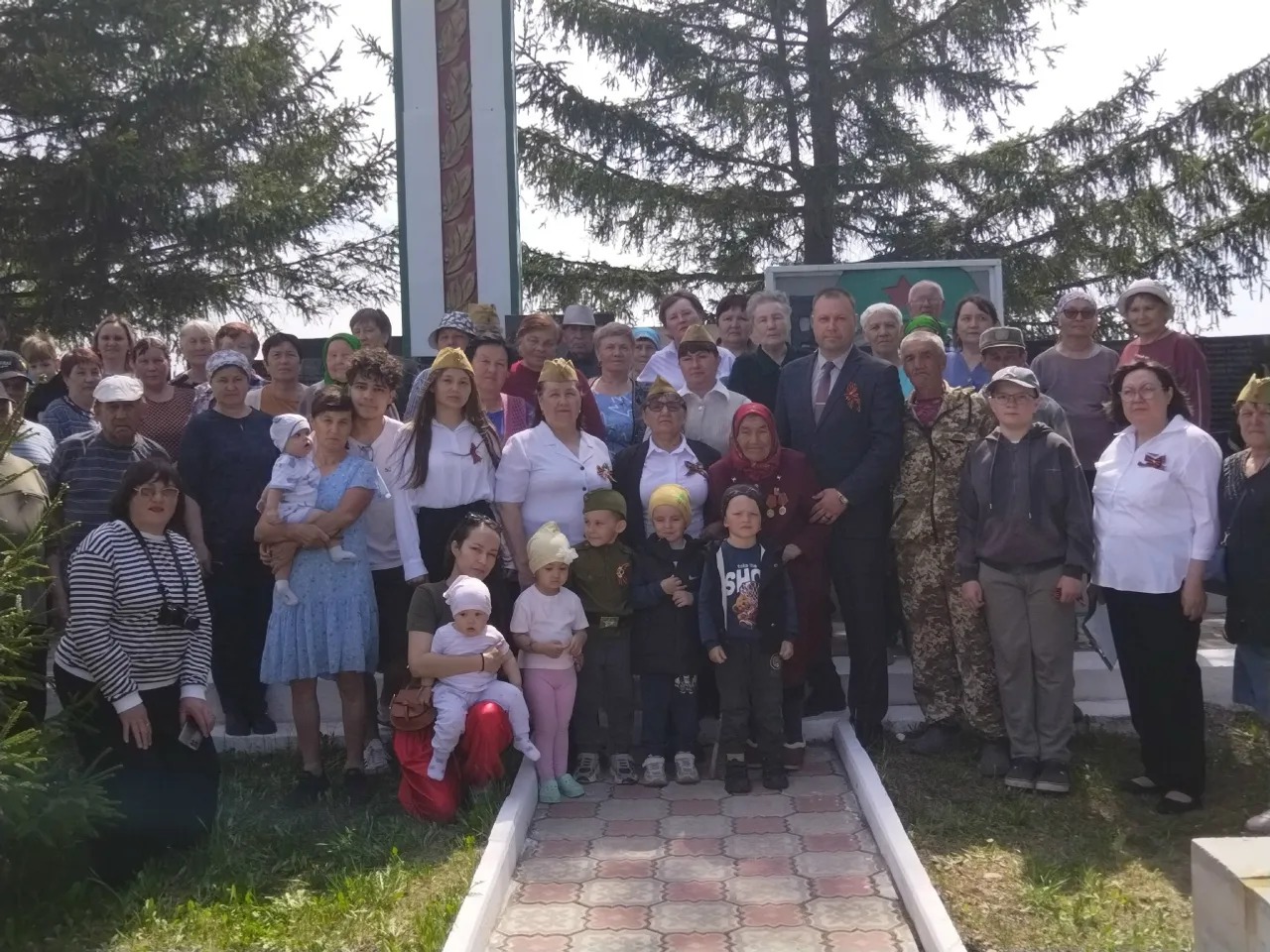 Çирĕклĕре Ҫӗнтерÿ 81 ҫул ҫитнине халалланӑ чаплă митинг иртнĕ