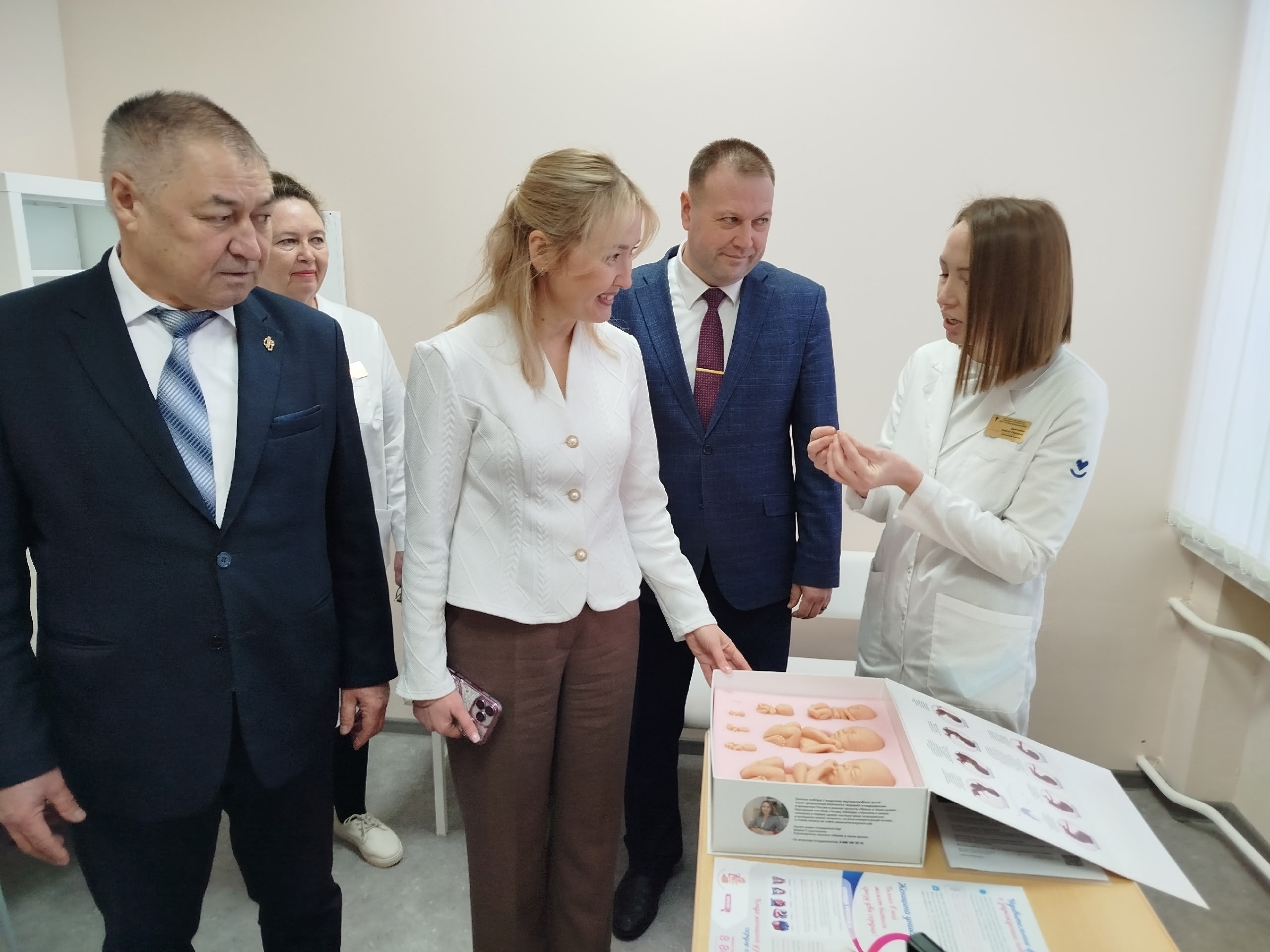 Пишпÿлекре «Ҫемье» наци проекчĕпе ҫӗнетнӗ хӗрарӑмсен консультацине уҫнă