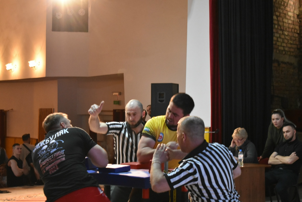 Алăпа кĕрешекенсем Пишпÿлекре тĕл пулнă