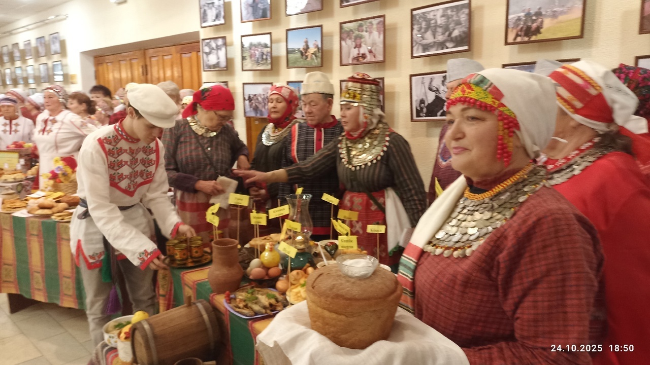 Пишпÿлекри Культура керменӗнче «Кĕр сăри» уявӗ иртнĕ