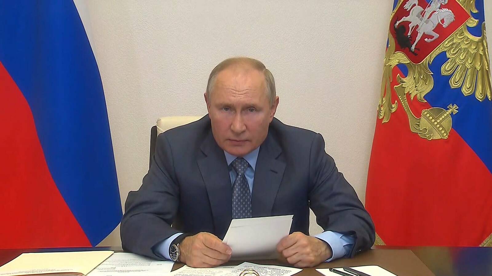 Владимир Путин Сочине канма чĕннĕ нумай ачаллă çемьепе калаçнă